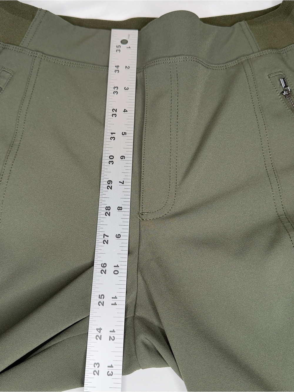 Athleta Endless High Rise Cargo  Pants in Aspen Olive Size 6 - Picture 11 of 15